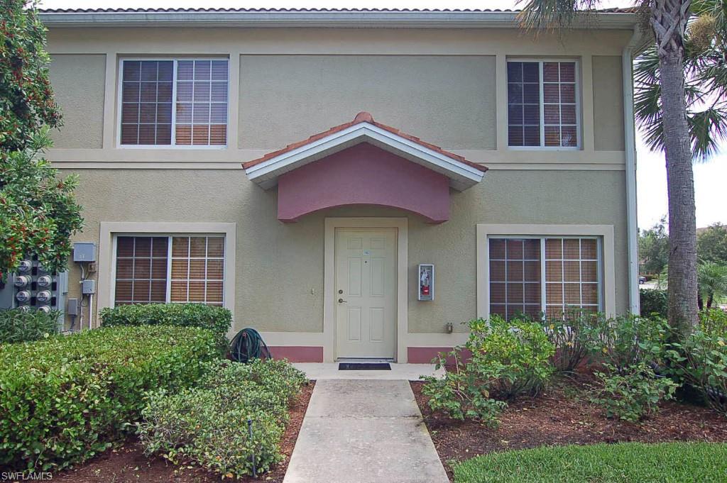 Very nice, clean 3 bedroom 2 1/2 bath townhome in a great neighborhood close to I-75 and Colonial Blvd in the Townhomes of Stoneybrook. Great retirement home or investment property.