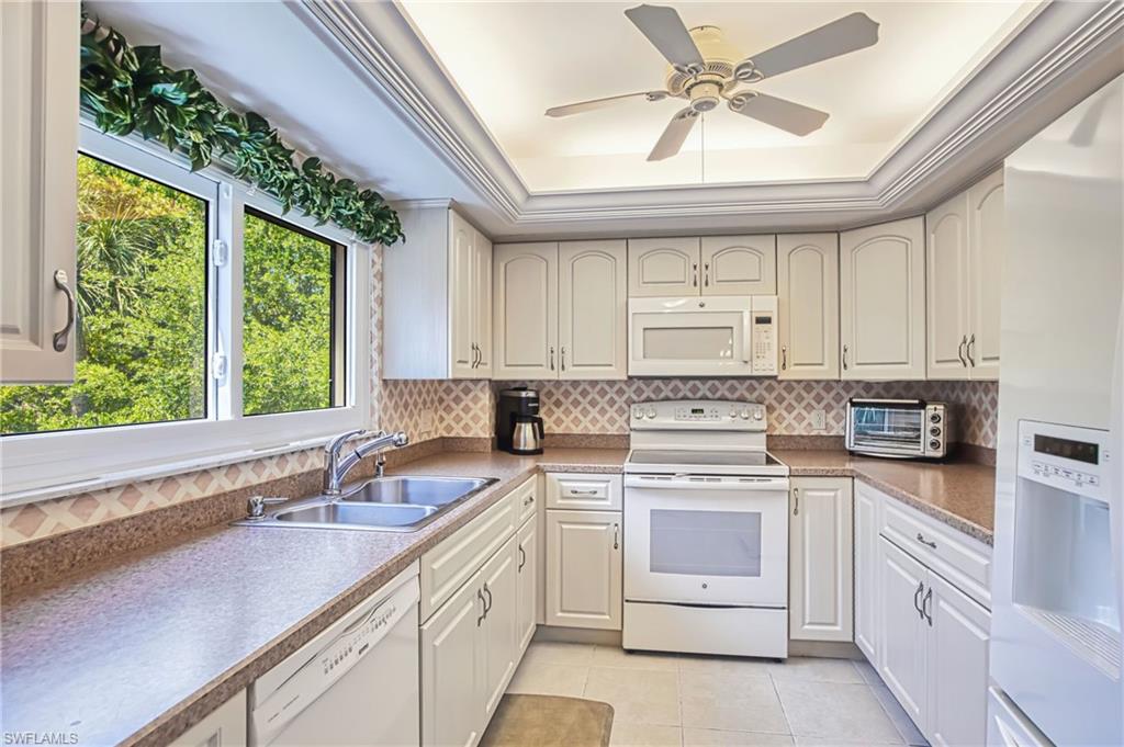 SEVEN LAKES - Residential Lease