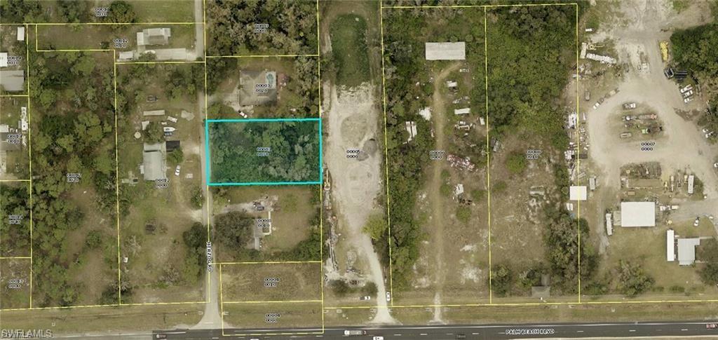 NO FLOOD ZONE. Residential building lot located just off of SR 80 in Alva. Over a HALF ACRE lot on a quiet low traffic street. Close to stores yet minutes to I-75 and the SWFL International Airport.