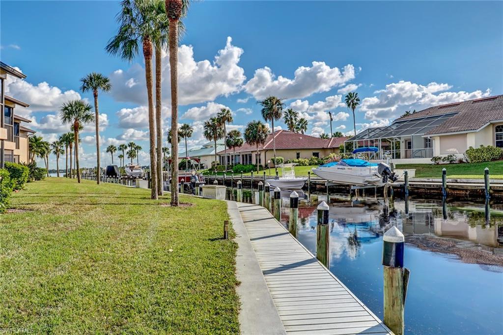 ADMIRALTY YACHT & RACQUET CLUB - Residential