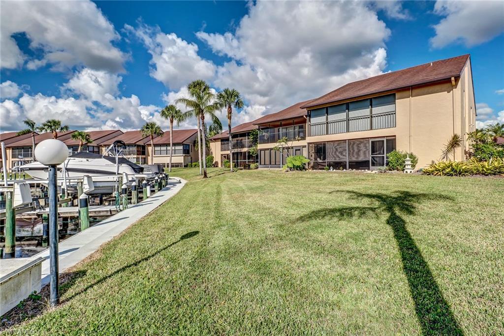 ADMIRALTY YACHT & RACQUET CLUB - Residential