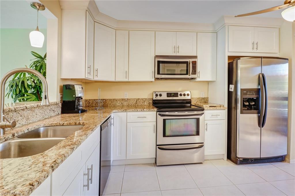 ADMIRALTY YACHT & RACQUET CLUB - Residential