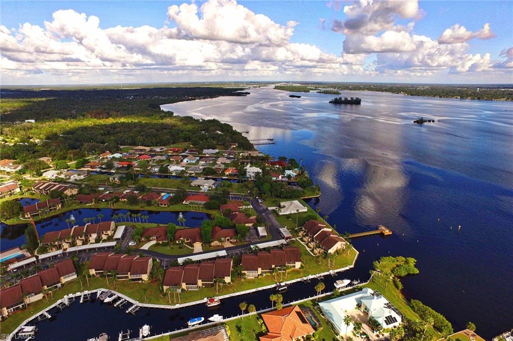 ADMIRALTY YACHT & RACQUET CLUB - Residential