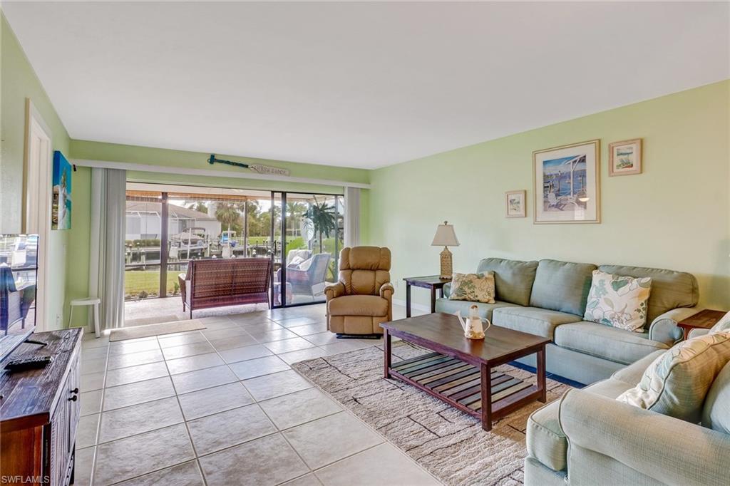 ADMIRALTY YACHT & RACQUET CLUB - Residential