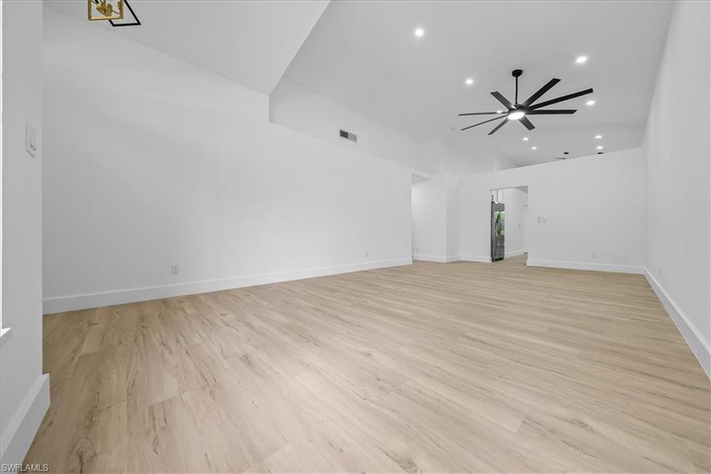 WILLIAMSBURG - Residential