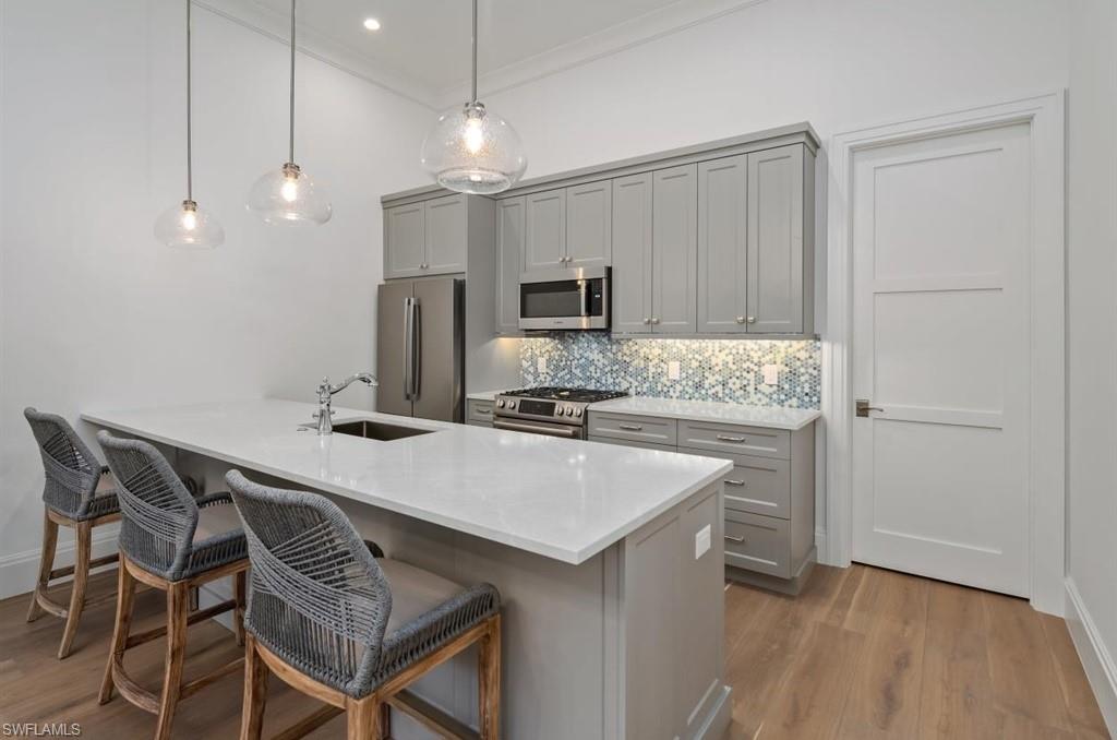 BAY COLONY SHORES - Residential