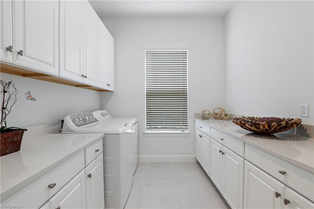 ESPLANADE LAKE CLUB - Residential
