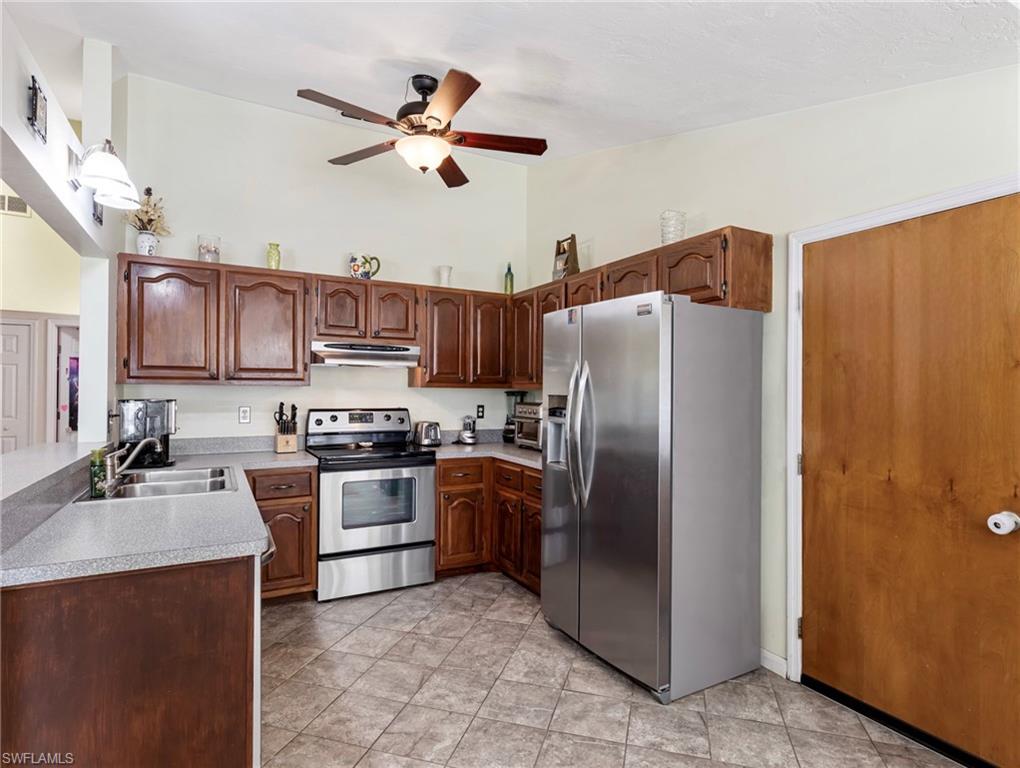 SAN CARLOS PARK - Residential