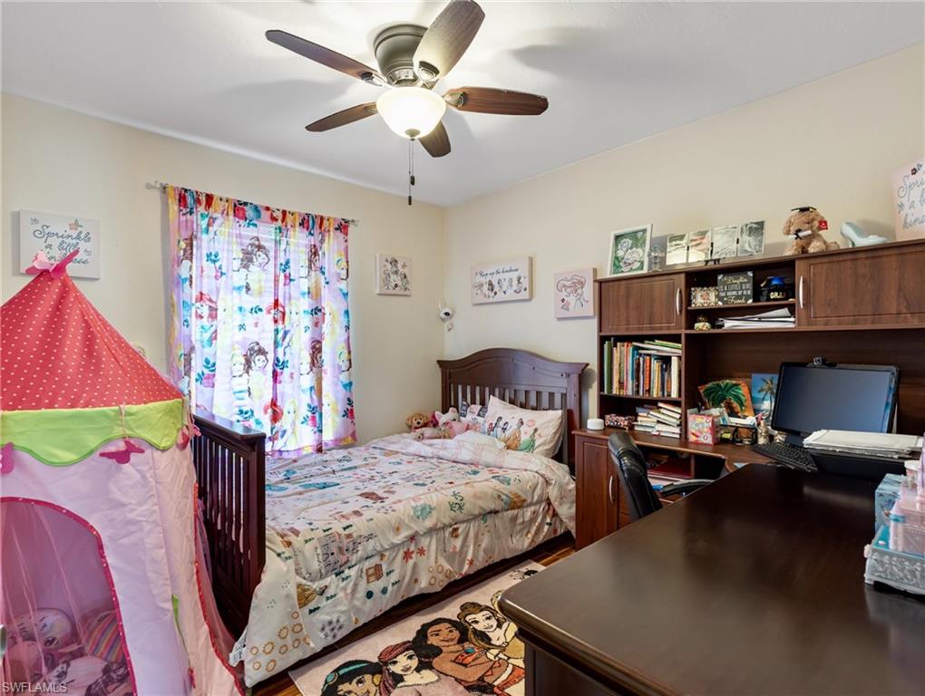 SAN CARLOS PARK - Residential