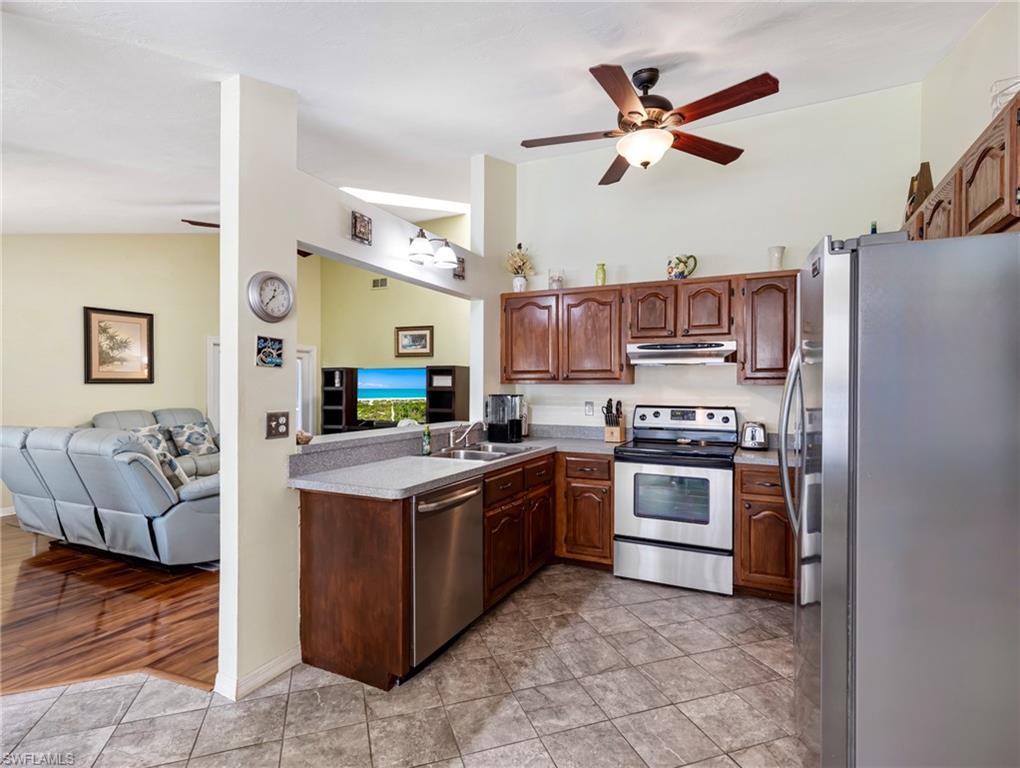 SAN CARLOS PARK - Residential
