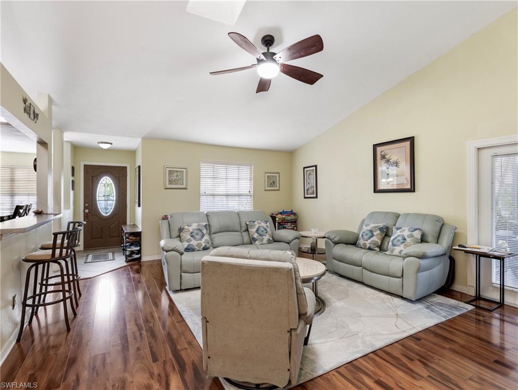 SAN CARLOS PARK - Residential