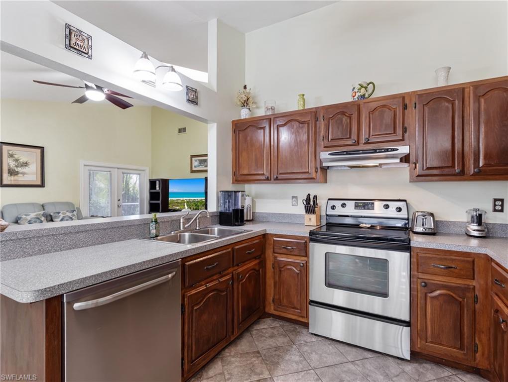 SAN CARLOS PARK - Residential