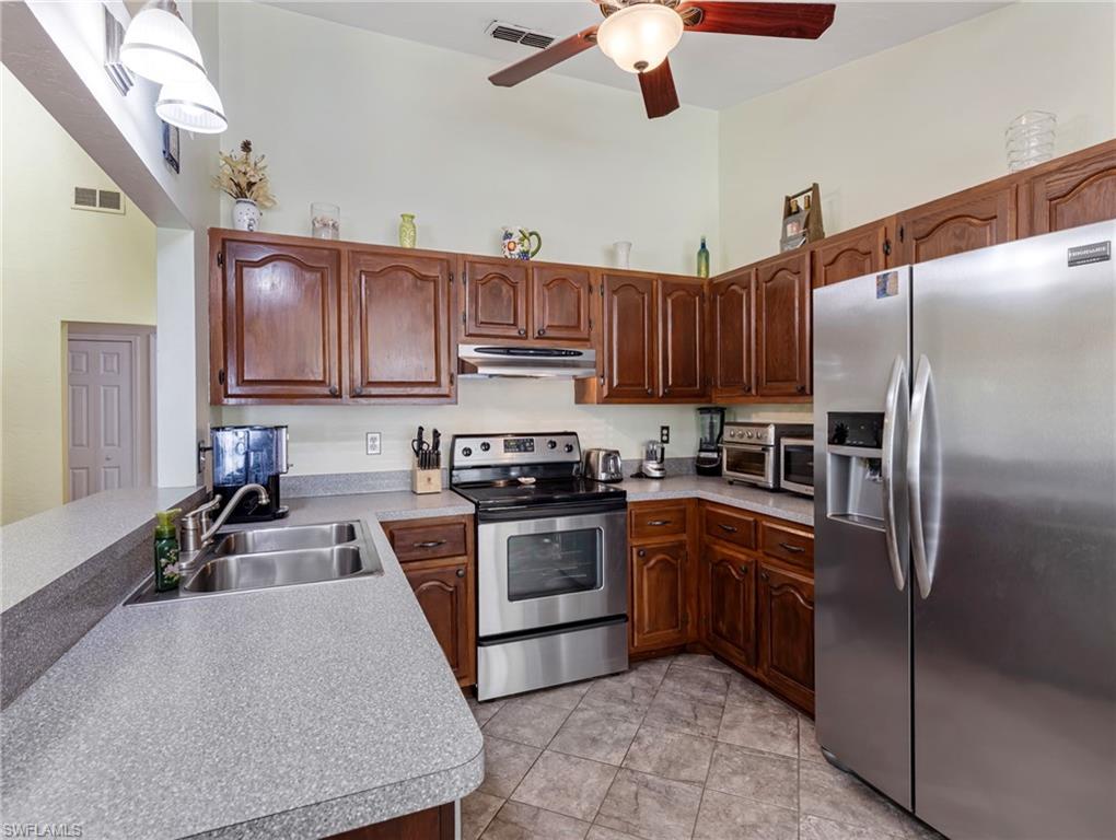 SAN CARLOS PARK - Residential