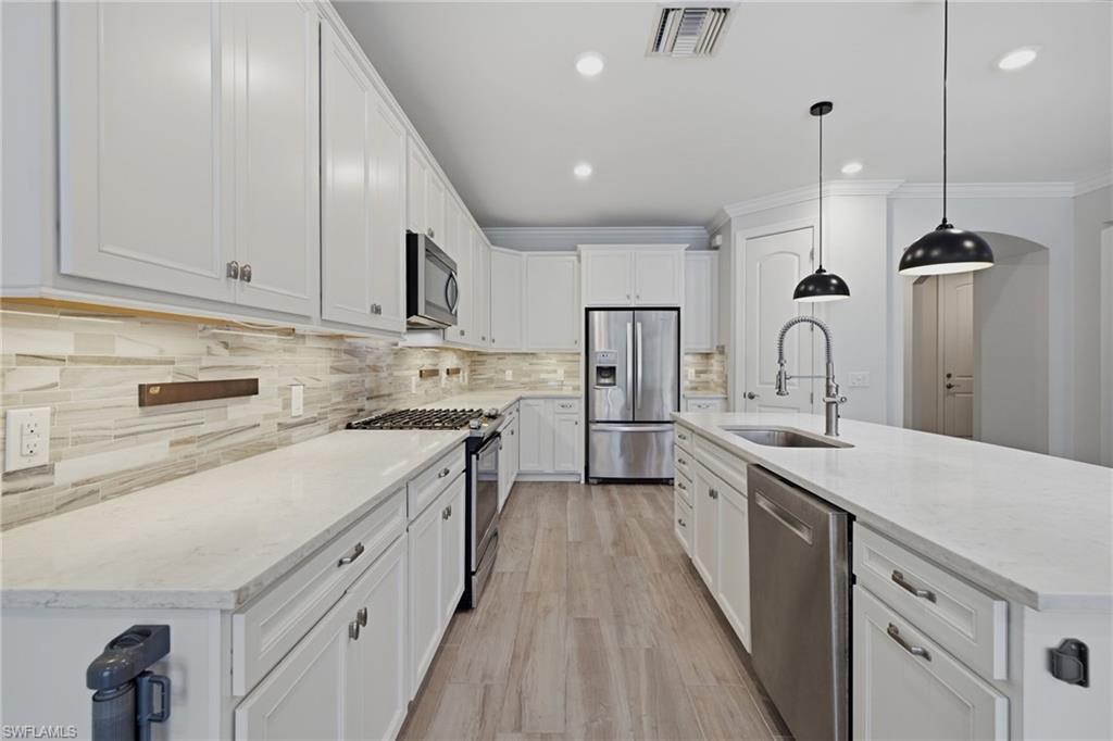 VERONA POINTE ESTATES - Residential