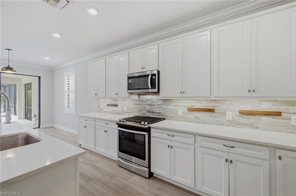 VERONA POINTE ESTATES - Residential