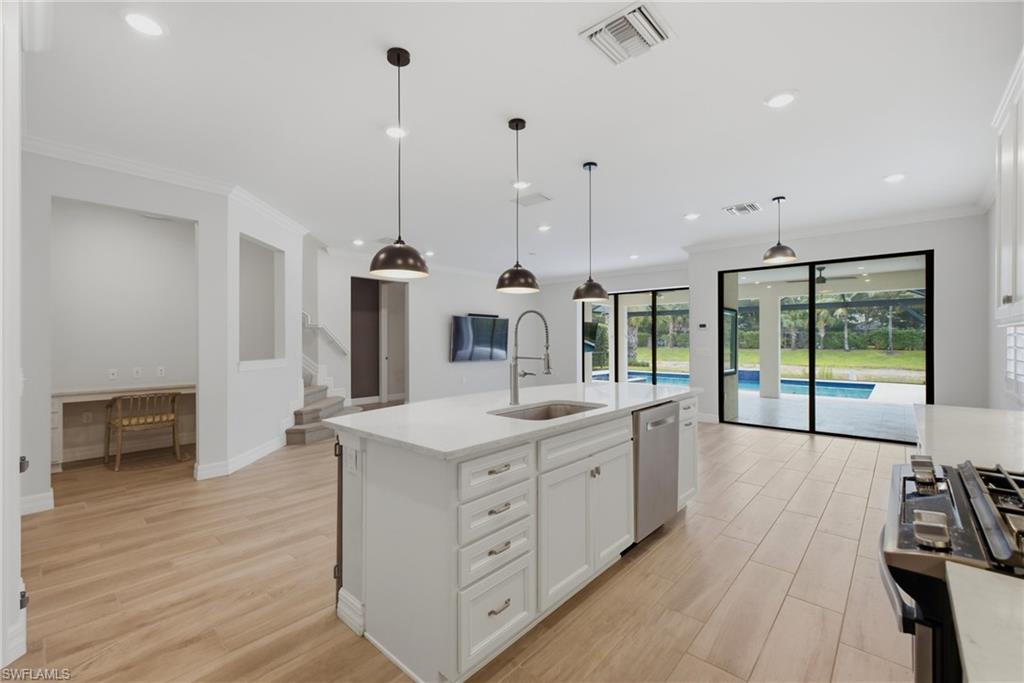 VERONA POINTE ESTATES - Residential