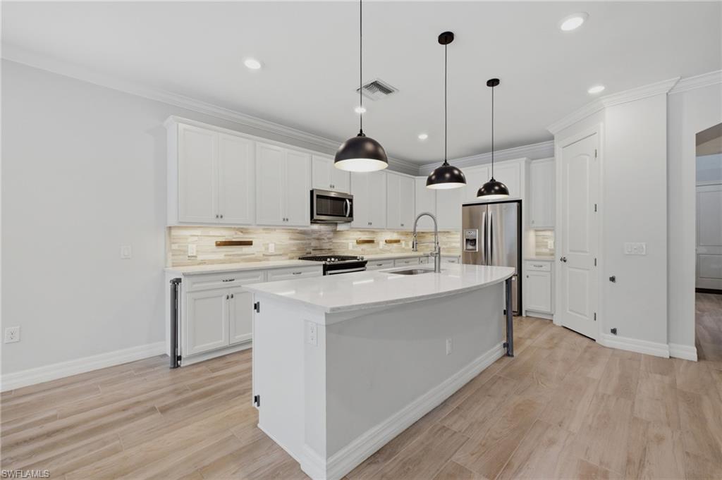 VERONA POINTE ESTATES - Residential