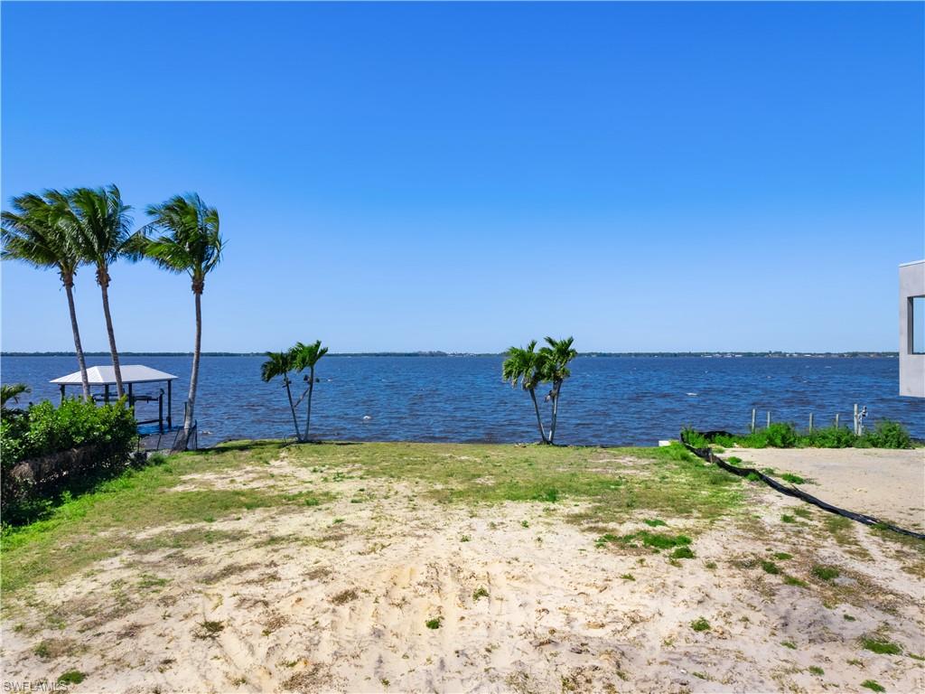 PALM GARDENS - Land