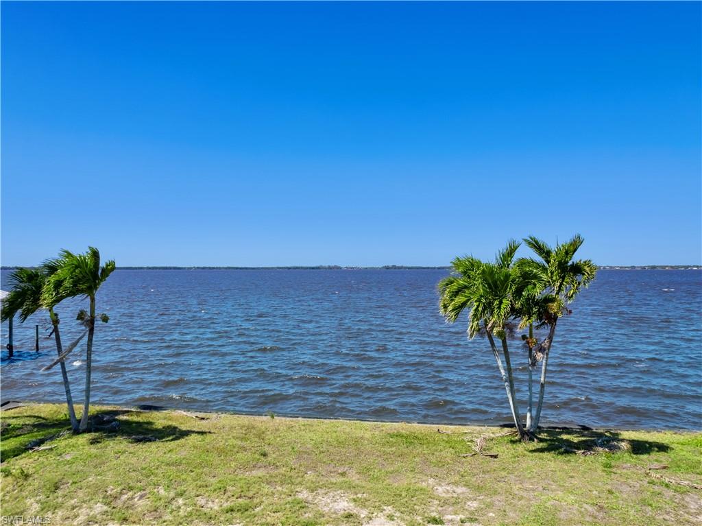 PALM GARDENS - Land