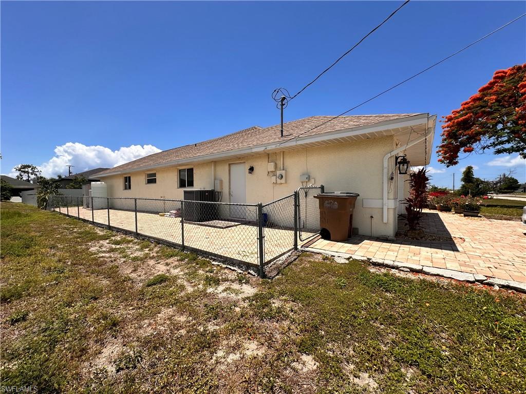 CAPE CORAL - Residential