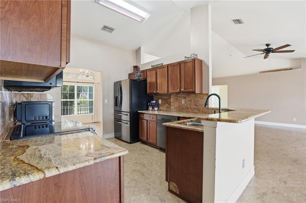 CAPE CORAL - Residential