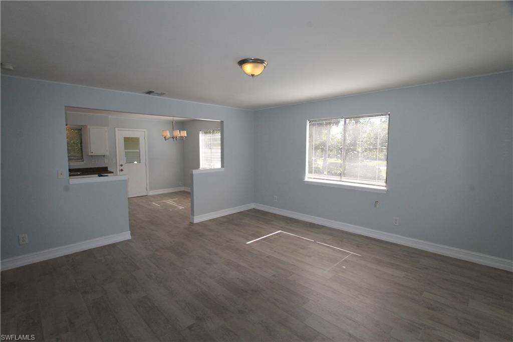 ***Ask about the TWO WEEKS FREE***2/2 DUPLEX***NO HOA***QUIET STREET***CLOSE TO DOWNTOWN***
Recently updated 2 BED/2 BATH Duplex for rent. Featuring an open front and back porch, wood-like laminate flooring, open kitchen concept, on a very Quiet Street. Each bedroom is an on-suite with their own bathroom with a combo shower/tub. Located off Bayshore Blvd, close to Downtown Naples famous Shops and Dining. Great starter home for young families. Pets Allowed. No HOA. Quick Move in With Certified Funds and Signed lease.

***Lawn and trash included in Rent***

***No Pets Allowed Per Owner***

***First, Last, & Security Deposit Due before Move-In***