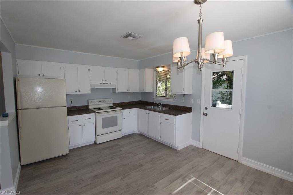 ROYAL HARBOR - Residential Lease
