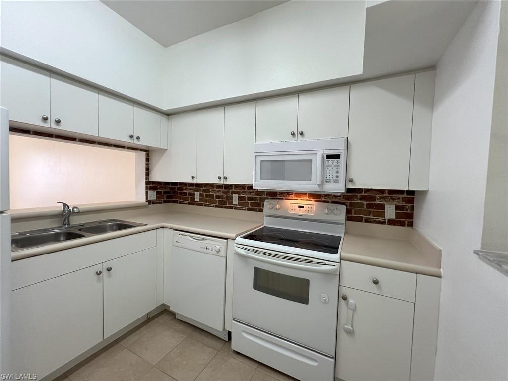 THE COVE AT SIX MILE - Residential Lease