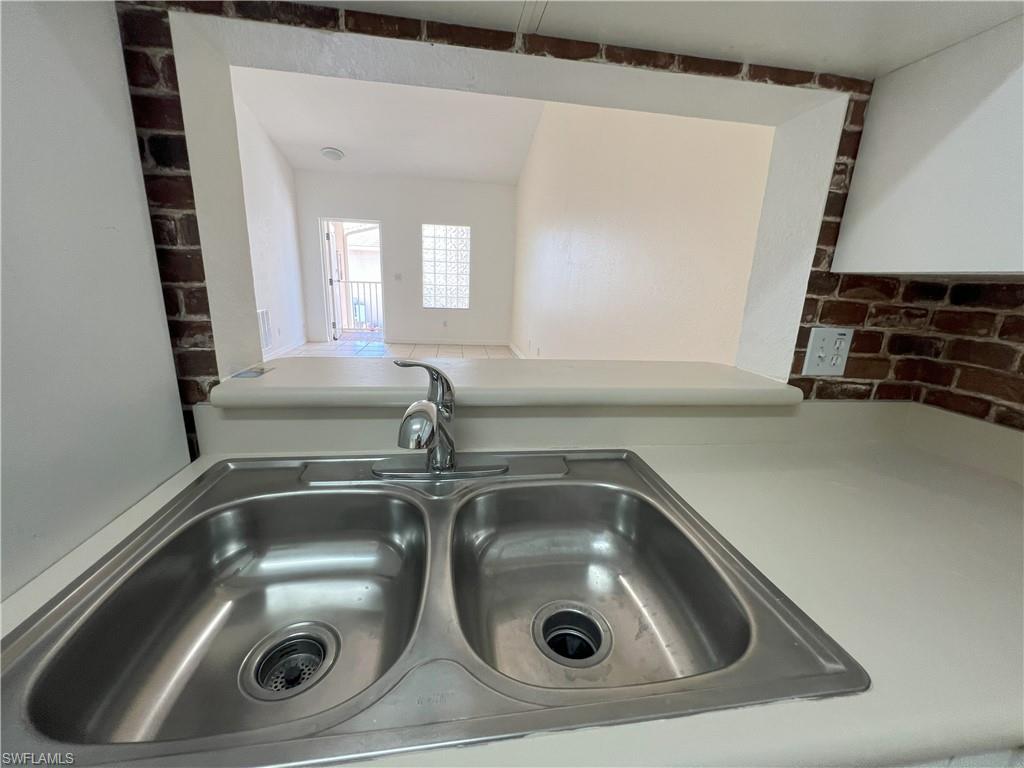 THE COVE AT SIX MILE - Residential Lease