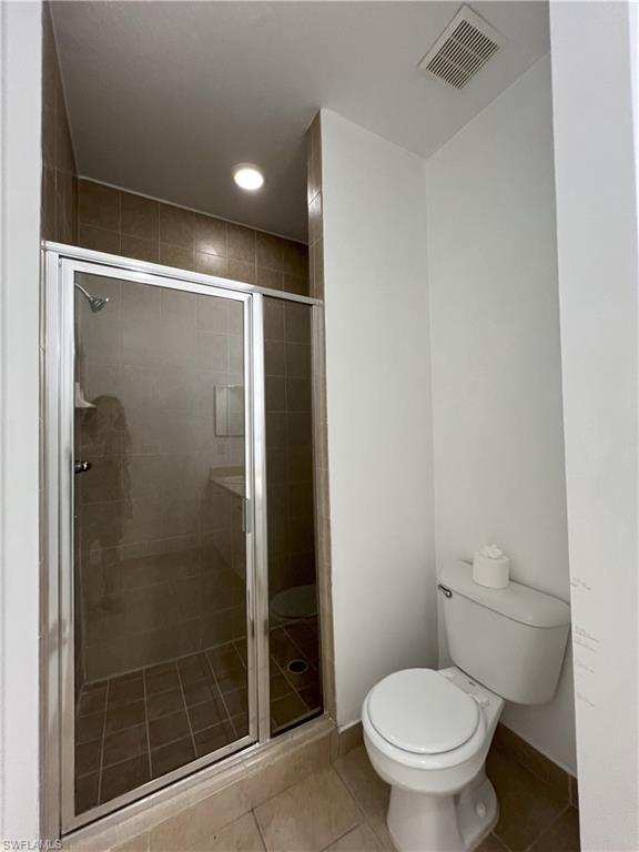 THE COVE AT SIX MILE - Residential Lease