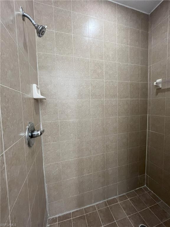 THE COVE AT SIX MILE - Residential Lease