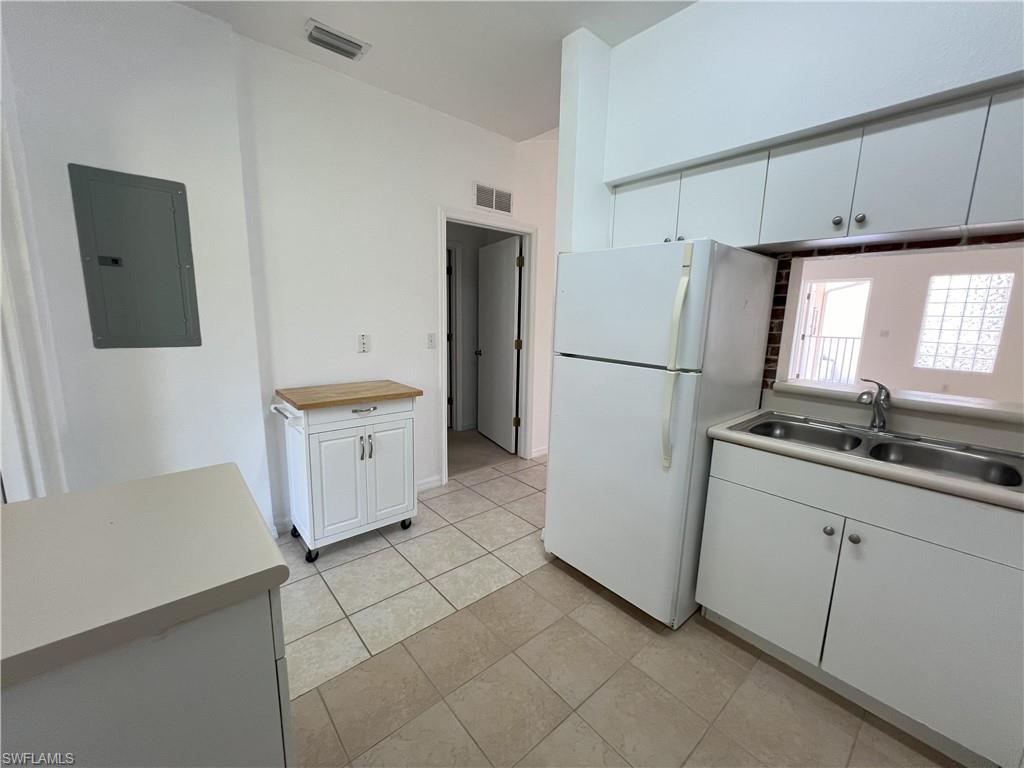 THE COVE AT SIX MILE - Residential Lease