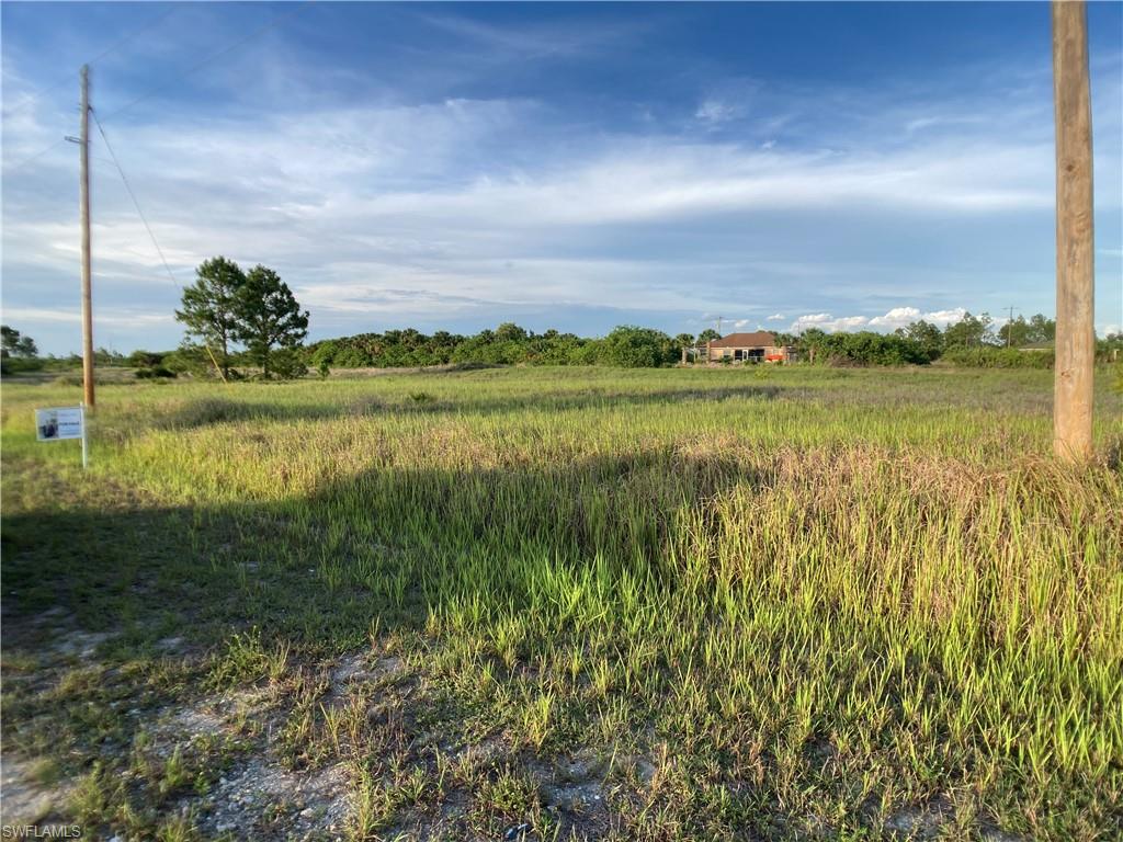 Canal lot by Mirror Lakes. Great location, ready for your new home! Call today!