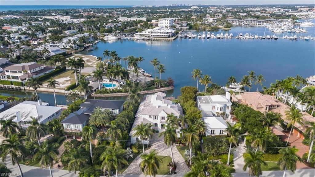 AQUALANE SHORES - Residential