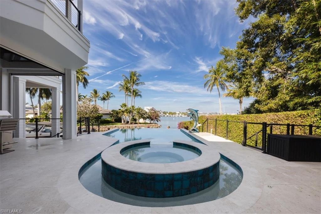 AQUALANE SHORES - Residential