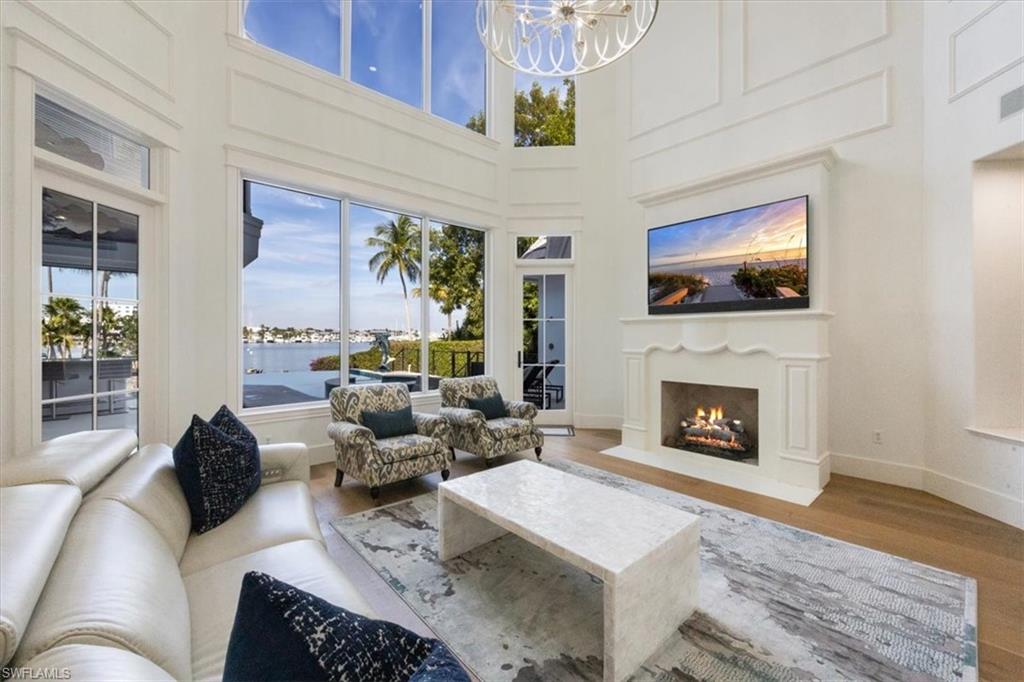 AQUALANE SHORES - Residential