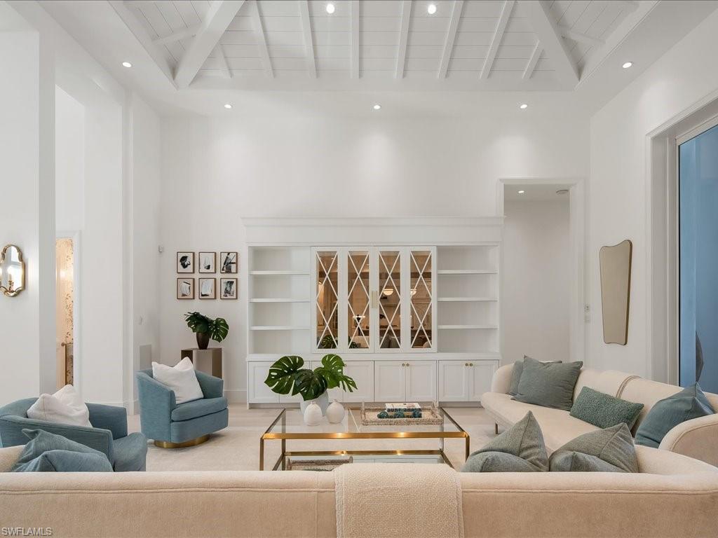 MOORINGS - Residential