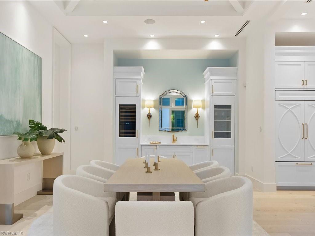 MOORINGS - Residential