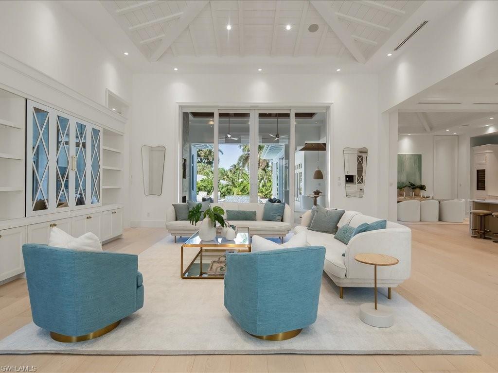 MOORINGS - Residential