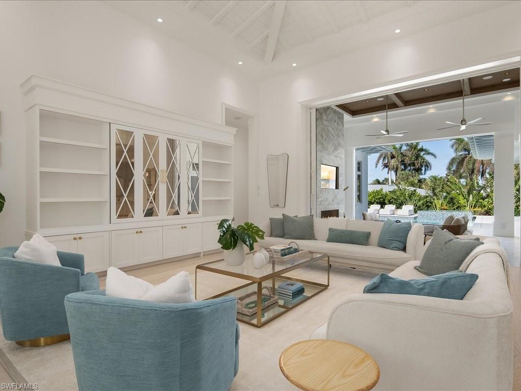 MOORINGS - Residential