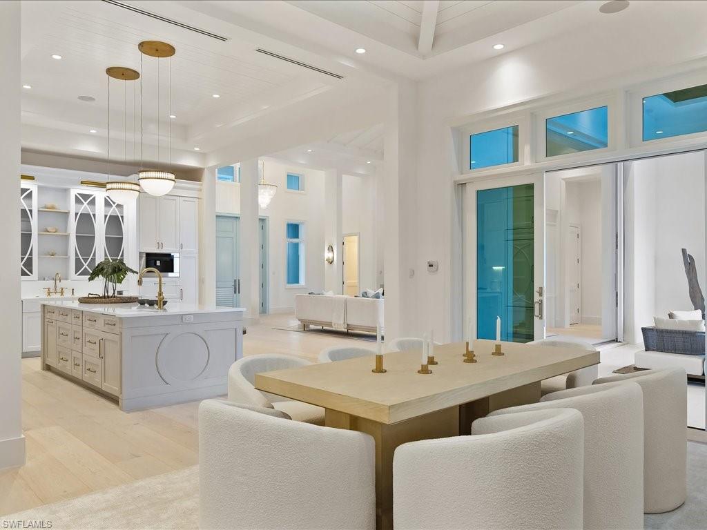 MOORINGS - Residential