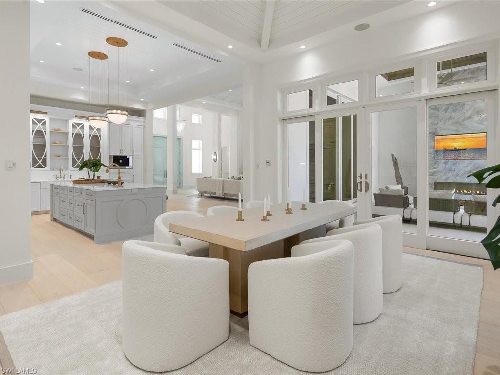 MOORINGS - Residential