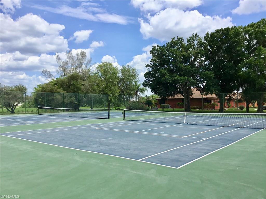BAY POINTE YACHT & RACQUET CLUB - Residential