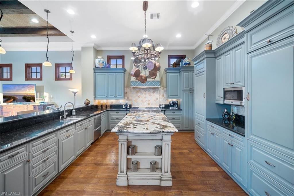 AQUALANE SHORES - Residential