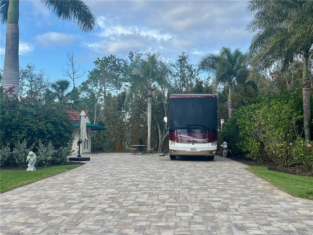 PELICAN LAKE RV RESORT - Land