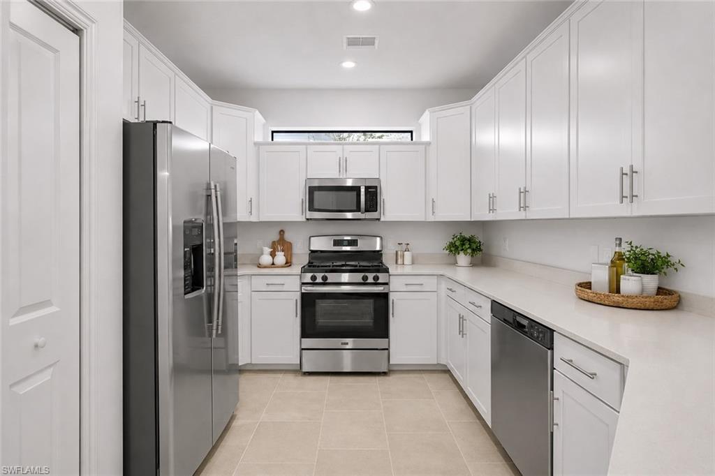 VERDANA VILLAGE - Residential Lease
