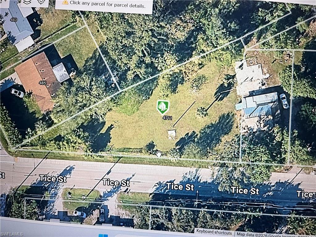 Great central lot Ready to build a 6 Beds 4 baths Duplex.
Clear land on dry zone, with a well for irrigation ( need to be put up to work)
ONLY PIECE OF LAND WITH THIS FEATURES AVAILABLE IN THE AREA!!