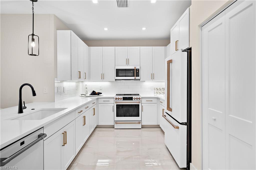 PARKWAY PRESERVE - Residential