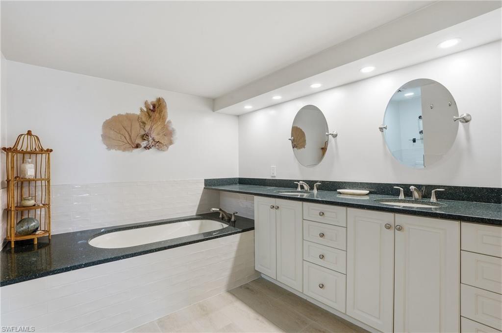 ADMIRALTY POINT - Residential