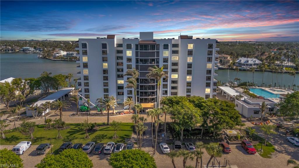 ADMIRALTY POINT - Residential